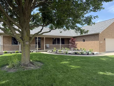 1215 Kimberly Dr, Saint Marys, OH 45885
