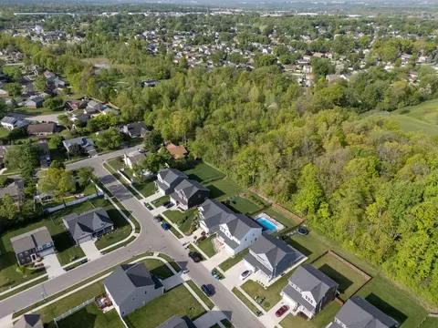 3207 White Ash Dr, Tipp City, OH 45371