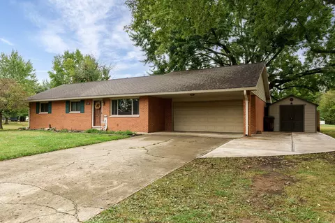 120 Windmere Dr, Troy, OH 45373