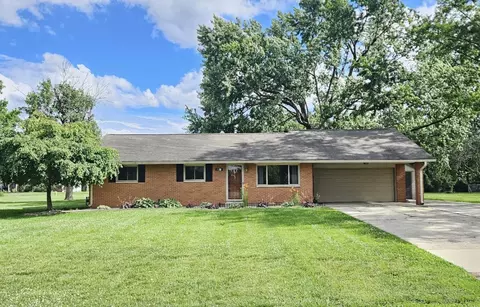 120 Windmere Dr, Troy, OH 45373