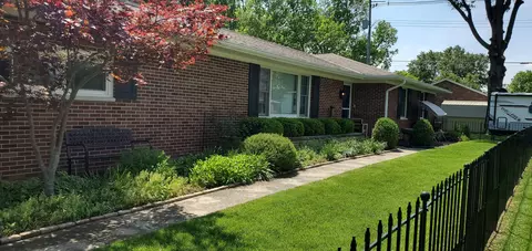 214 Orange St, Wapakoneta, OH 45895