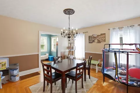 Dining - 146 N Kensington Pl, Springfield, OH 45504 photo 1 of 2