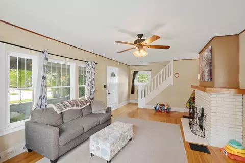 Living - 146 N Kensington Pl, Springfield, OH 45504 photo 1 of 1