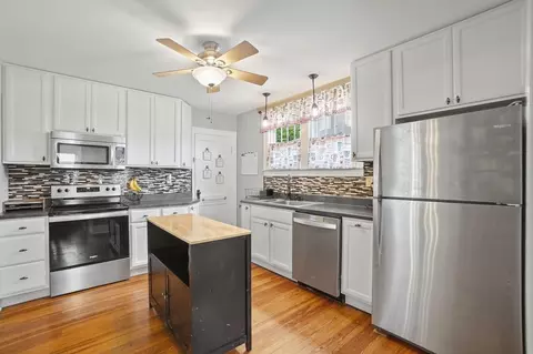 Kitchen - 146 N Kensington Pl, Springfield, OH 45504 photo 1 of 4