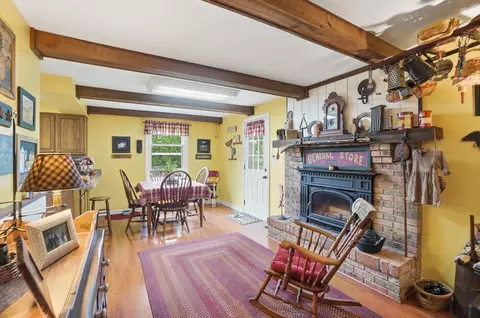Dining - 4170 Johnson Rd, Springfield, OH 45502 photo 4 of 4