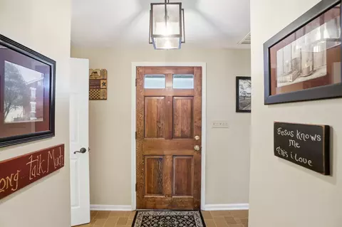 Entry Way - 4170 Johnson Rd, Springfield, OH 45502 photo 1 of 4