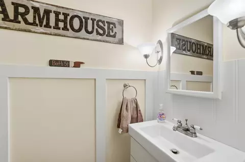 Bath - 4170 Johnson Rd, Springfield, OH 45502 photo 1 of 5