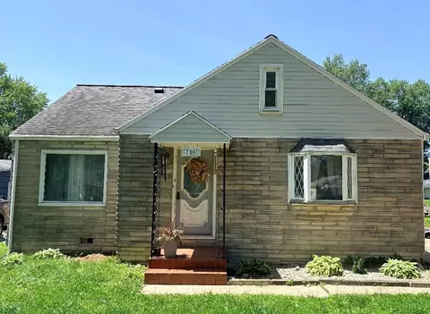706 Radcliffe St, Lima, OH 45804