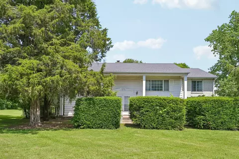 9462 Alkire Rd, Grove City, OH 43123