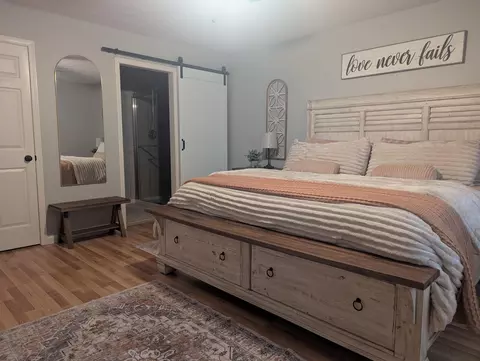 Bedroom - 1602 Oldham Dr, Springfield, OH 45503 photo 2 of 2