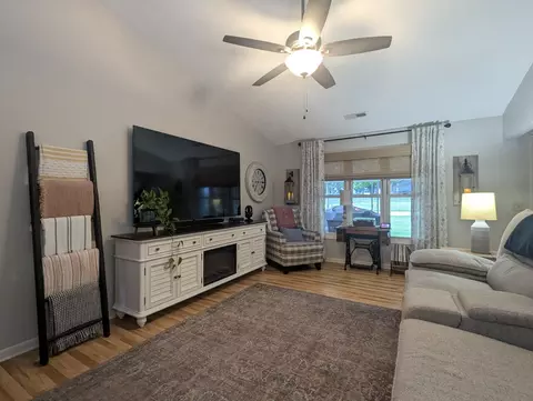 Living - 1602 Oldham Dr, Springfield, OH 45503 photo 2 of 2