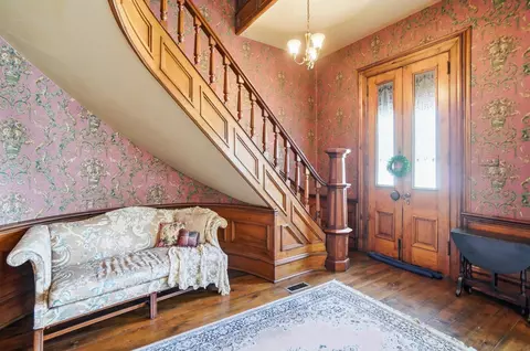 Entry Way - 329 S Plum St, Springfield, OH 45506 photo 1 of 4