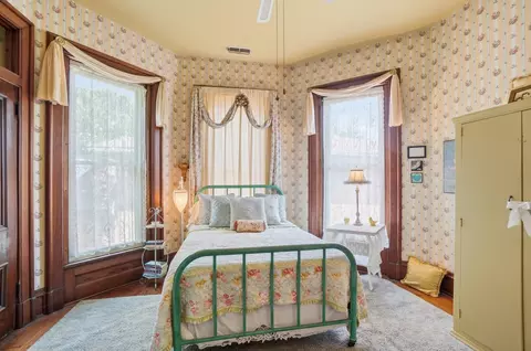 Bedroom - 329 S Plum St, Springfield, OH 45506 photo 3 of 6