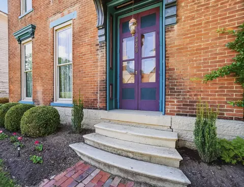 Exterior - 329 S Plum St, Springfield, OH 45506 photo 4 of 9