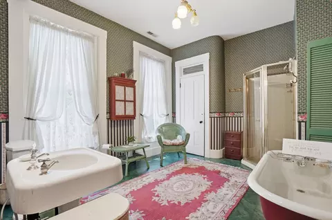 Bath - 329 S Plum St, Springfield, OH 45506 photo 3 of 5