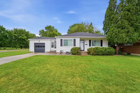 607 W Lake Ave, New Carlisle, OH 45344