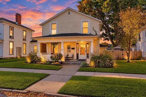 213 E Court St, Urbana, OH 43078
