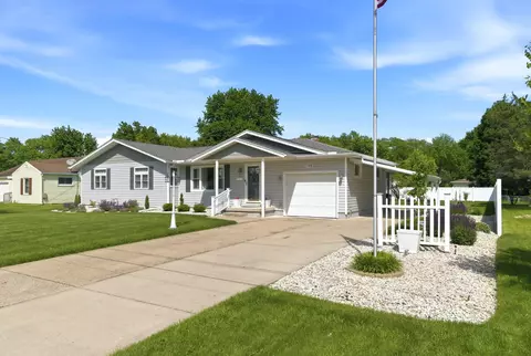 Exterior - 708 Lawnview Ave, Springfield, OH 45505 photo 2 of 13