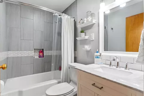 Bath - 708 Lawnview Ave, Springfield, OH 45505 photo 1 of 6