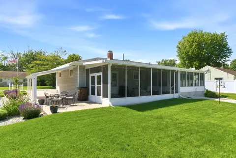 Exterior - 708 Lawnview Ave, Springfield, OH 45505 photo 7 of 13