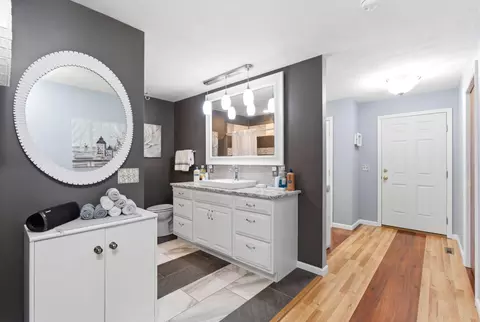 Entry Way - 708 Lawnview Ave, Springfield, OH 45505 photo 1 of 1