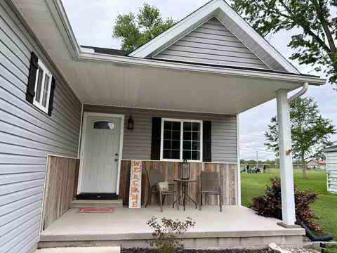 Exterior - 103 S Green St, Mendon, OH 45862 photo 4 of 8