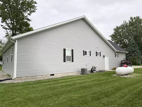 Exterior - 103 S Green St, Mendon, OH 45862 photo 6 of 8
