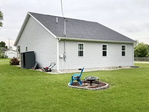 Exterior - 103 S Green St, Mendon, OH 45862 photo 5 of 8