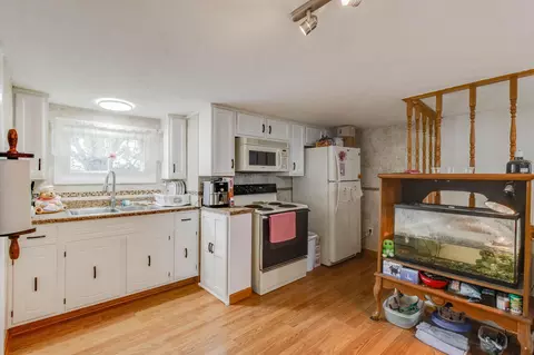 Kitchen - 14846 Lock 2 Rd, Botkins, OH 45306 photo 3 of 3