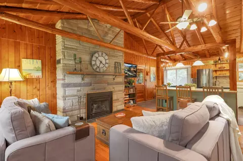 1401 E Choctaw Dr, London, OH 43140