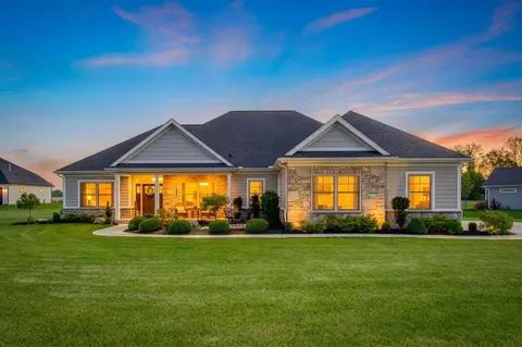 1263 Cole Harbor Dr, Troy, OH 45373