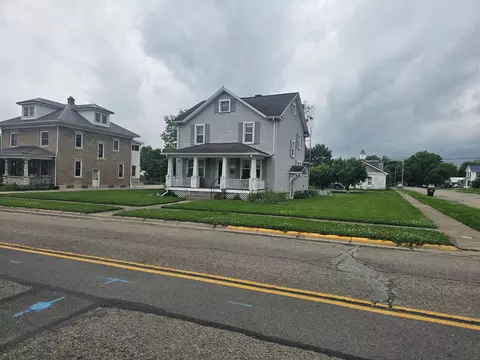 111 N Church St, New Carlisle, OH 45344