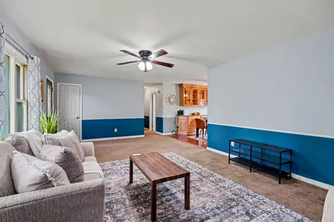 Living - 2591 Old Springfield Rd, Springfield, OH 45502 photo 1 of 3
