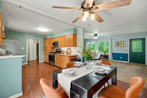 Dining - 2591 Old Springfield Rd, Springfield, OH 45502 photo 2 of 3