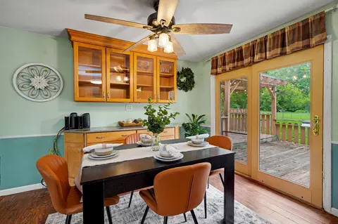 Dining - 2591 Old Springfield Rd, Springfield, OH 45502 photo 1 of 3