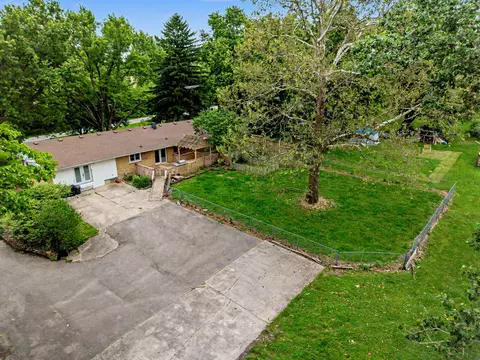 Exterior - 2591 Old Springfield Rd, Springfield, OH 45502 photo 22 of 24