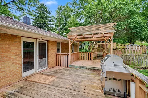 Exterior - 2591 Old Springfield Rd, Springfield, OH 45502 photo 8 of 24