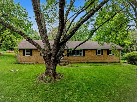Exterior - 2591 Old Springfield Rd, Springfield, OH 45502 photo 19 of 24