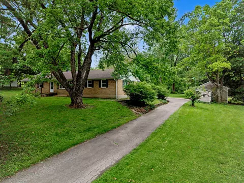 Exterior - 2591 Old Springfield Rd, Springfield, OH 45502 photo 17 of 24