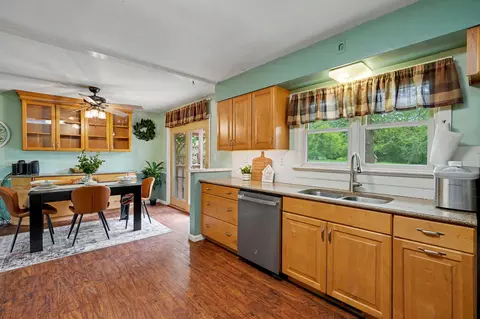 Kitchen - 2591 Old Springfield Rd, Springfield, OH 45502 photo 4 of 4