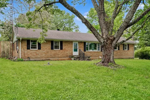 Exterior - 2591 Old Springfield Rd, Springfield, OH 45502 photo 4 of 24