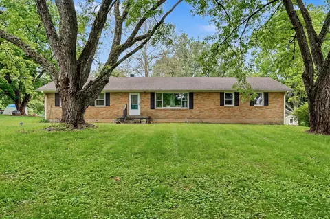 Exterior - 2591 Old Springfield Rd, Springfield, OH 45502 photo 2 of 24