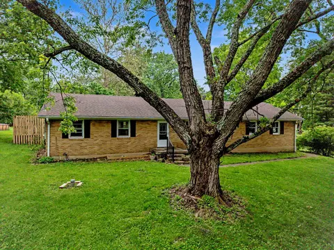 Exterior - 2591 Old Springfield Rd, Springfield, OH 45502 photo 20 of 24
