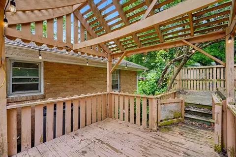 Exterior - 2591 Old Springfield Rd, Springfield, OH 45502 photo 10 of 24