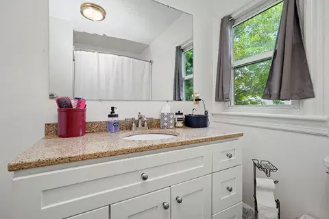 Bath - 115 W Possum Rd, Springfield, OH 45506 photo 2 of 3