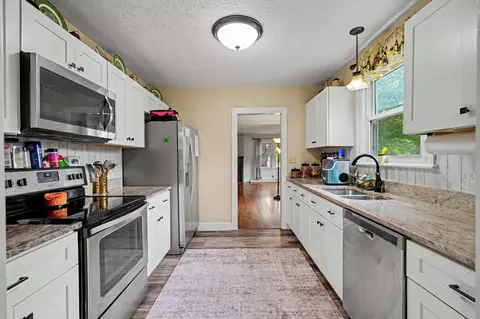 Kitchen - 115 W Possum Rd, Springfield, OH 45506 photo 2 of 4