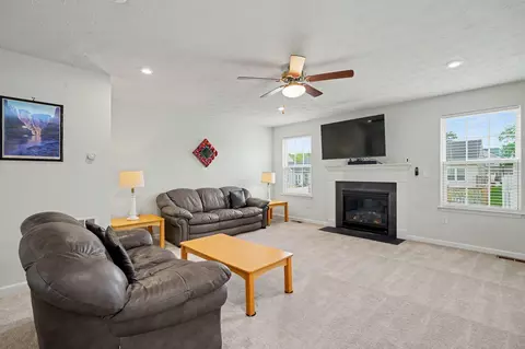 Living - 157 Cresting Rd, Fairborn, OH 45324 photo 4 of 4