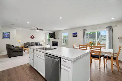 Kitchen - 157 Cresting Rd, Fairborn, OH 45324 photo 3 of 3