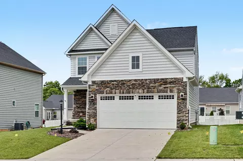 Exterior - 157 Cresting Rd, Fairborn, OH 45324 photo 3 of 12