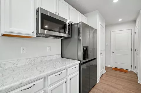 Entry Way - 157 Cresting Rd, Fairborn, OH 45324 photo 6 of 6